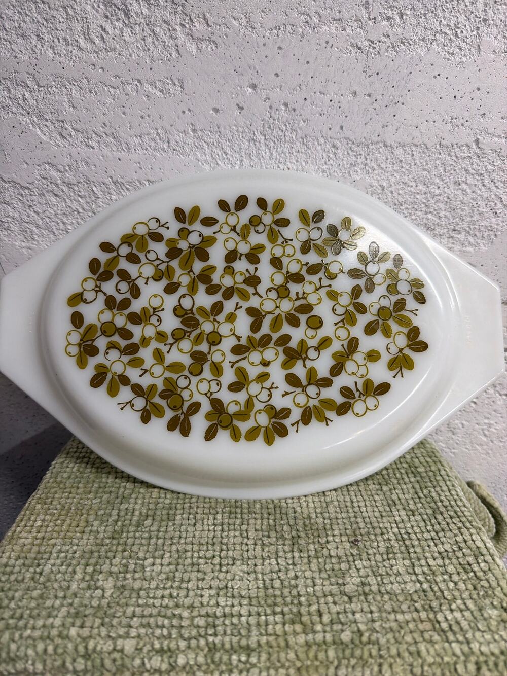 Pyrex 945C 16 Olive Green Floral Divided Casserole Replacement Lid